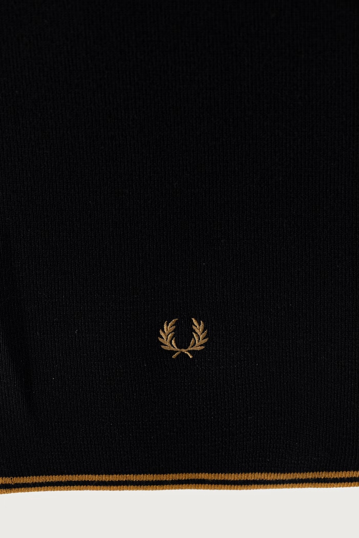 Fred Perry szalik z wełną C3319.U12 czarny AW26