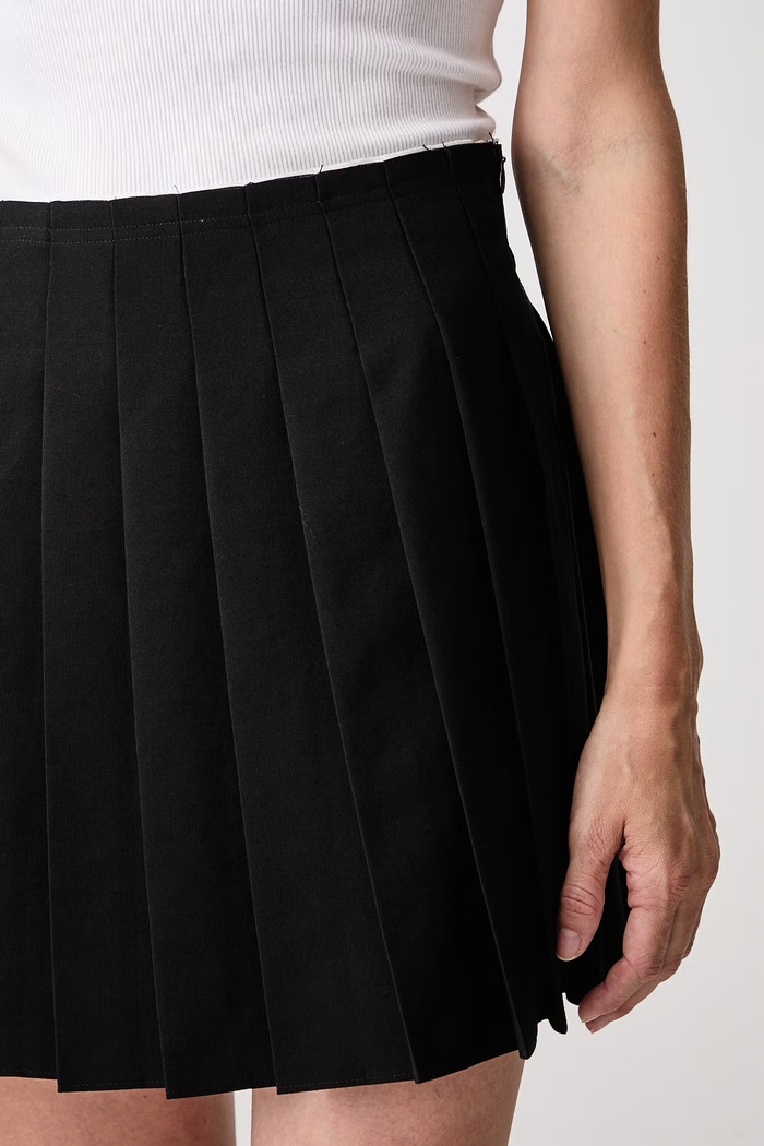 MM6 Maison Margiela spódnica plisowana z dodatkiem wełny S52MC0024.M35436 czarny