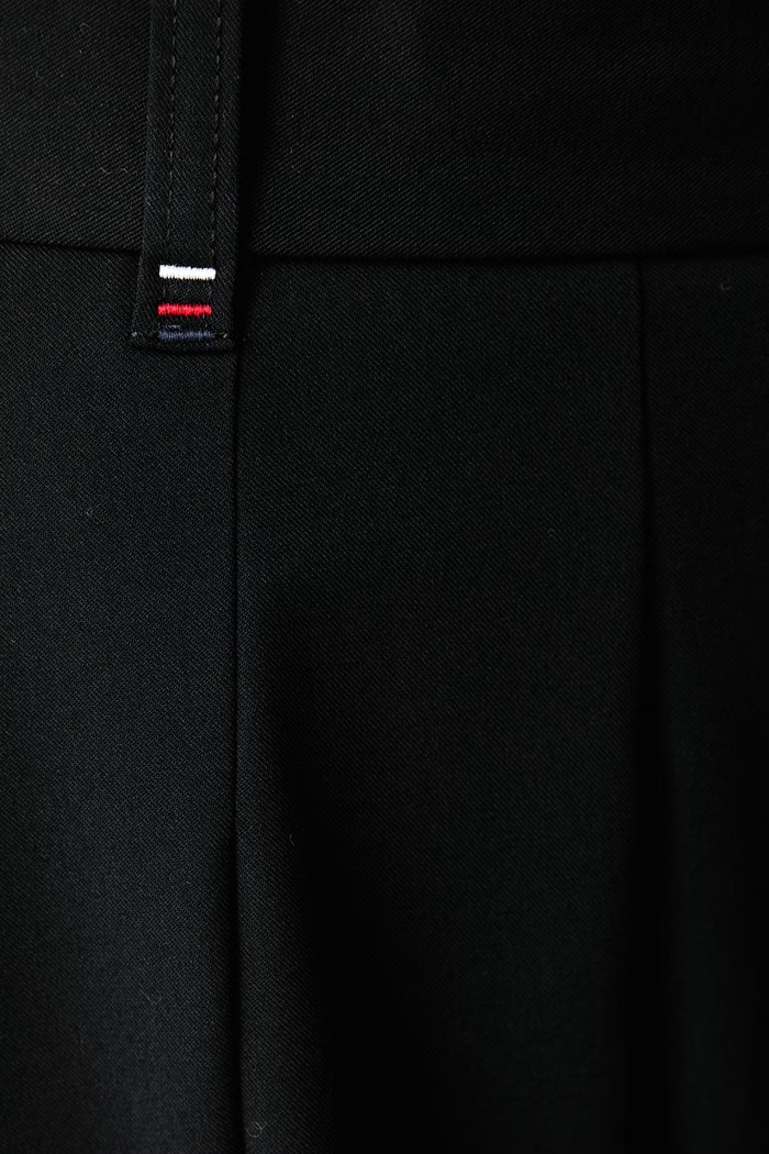 Spódnica plisowana z wiskozą Tommy Hilfiger WW0WW51588 czarny