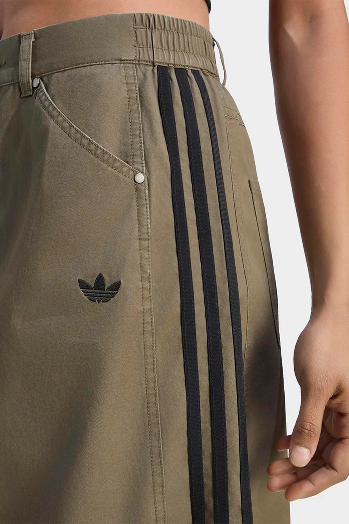 Spódnica bawełniana Parachute adidas Originals LE8297 zielony