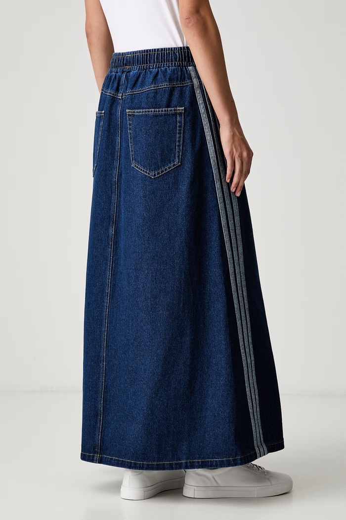 Odzież adidas spódnica rozkloszowana jeansowa Denim Pack KV0621 granatowy
