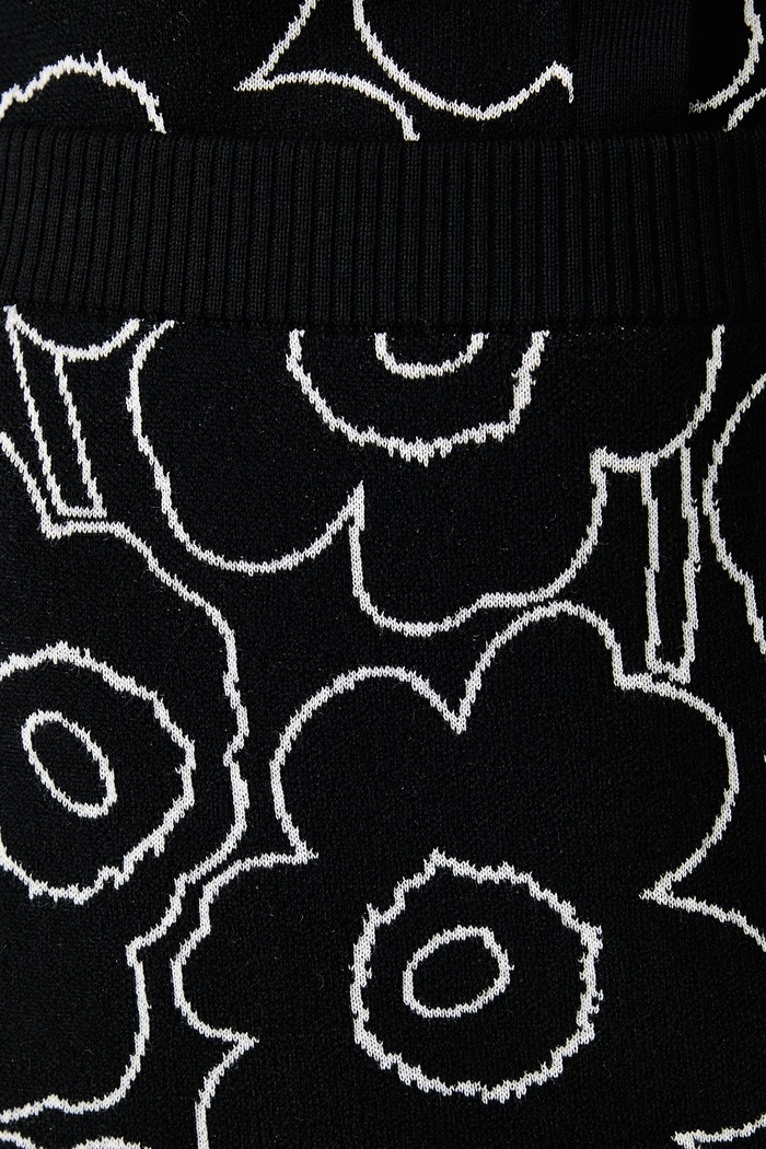 Suknja s vunom Marimekko 096080 crna