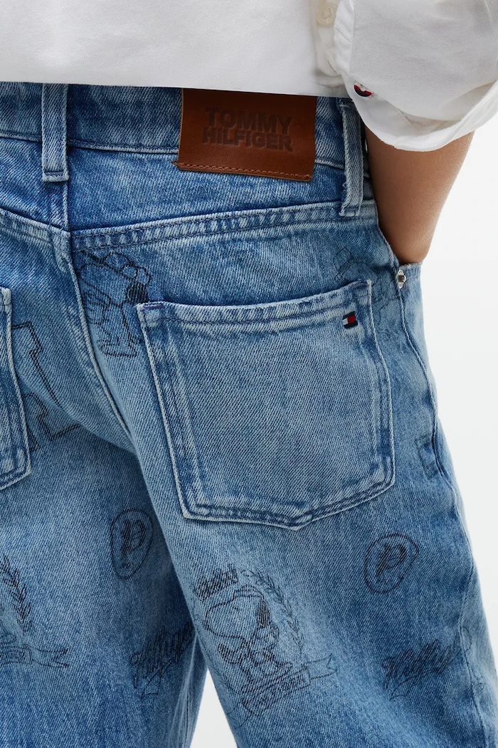 Jeansy loose dziecięce x Peanuts Tommy Hilfiger niebieski KB0KB10683.9BY2