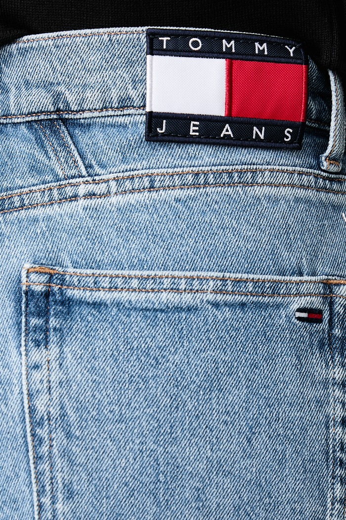 Jeansy mom fit damskie Tommy Jeans DW0DW21392 niebieski