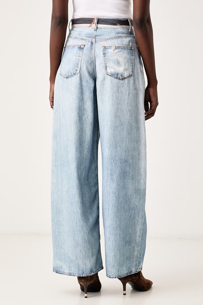 Oblečení Liu Jo Relaxed fit džíny dámské Selected by Gigi Hadid ZB7301.T055B modrá