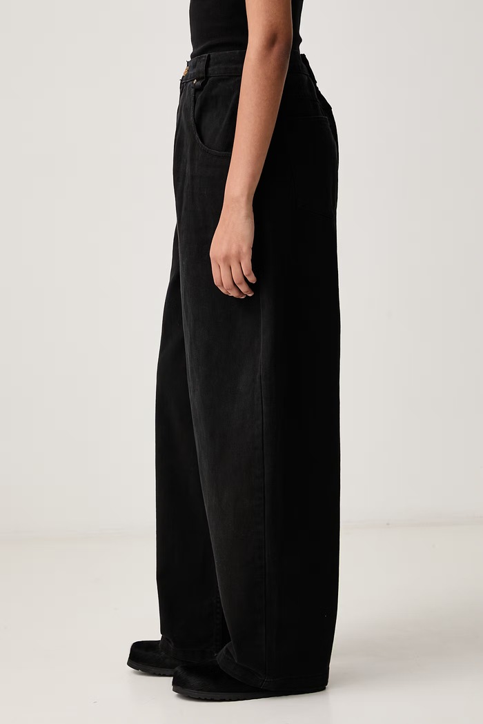 BAD GIRL blugi relaxed fit pentru femei Willy Chavarria MWDPA001.052N negru