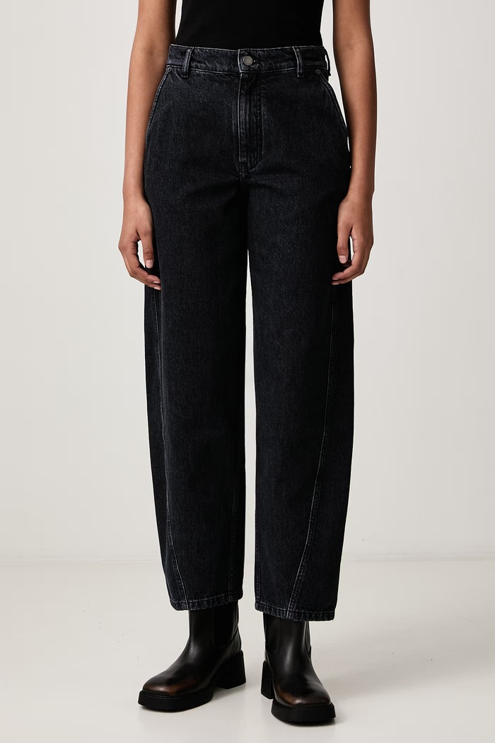 Maison Kitsuné Jeansy straight damskie granatowy QW01109WD4031