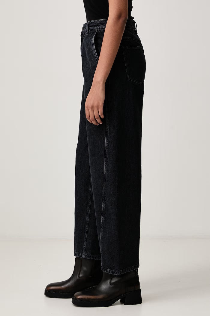 Jeansy straight damskie Maison Kitsuné QW01109WD4031 granatowy