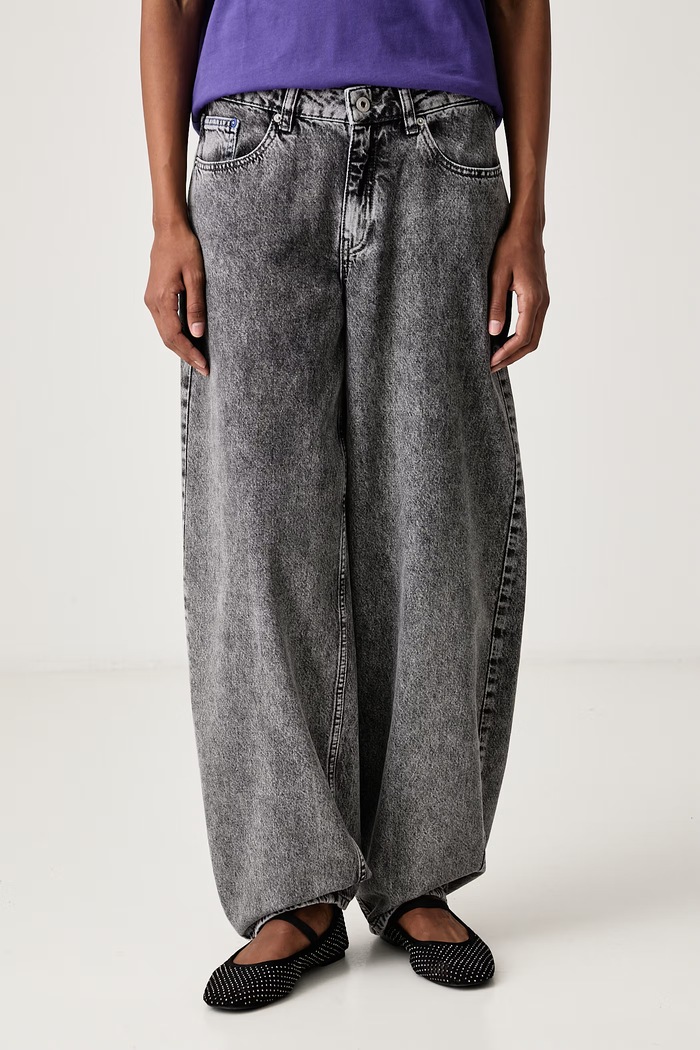 Karl Lagerfeld Jeans Relaxed fit traperice za žene siva B1W10105
