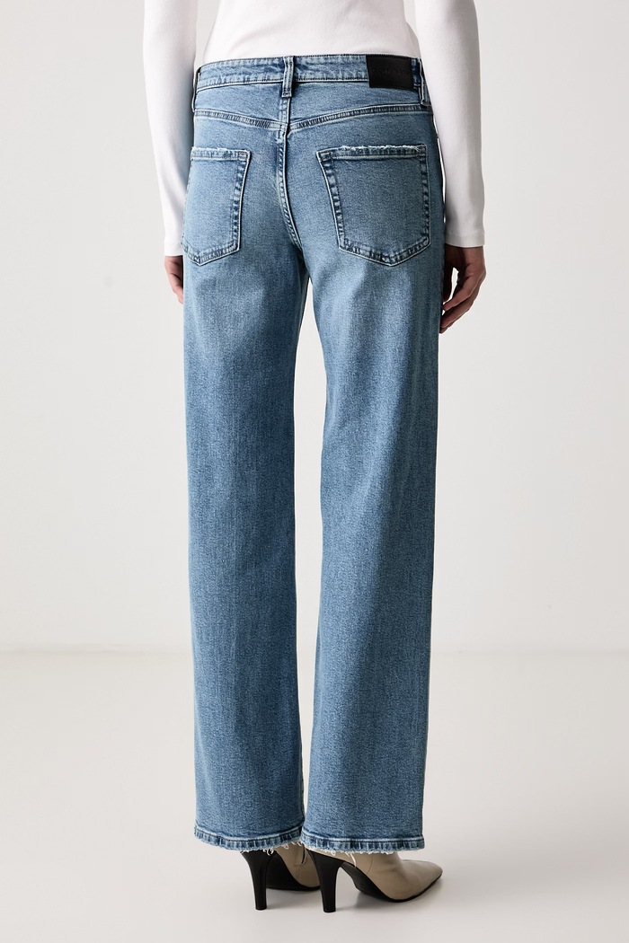 Odzież DKNY Jeansy straight damskie DJ6M4264 niebieski