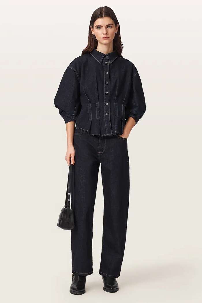 Odzież AllSaints Jeansy barrel damskie SADIE W030EF granatowy