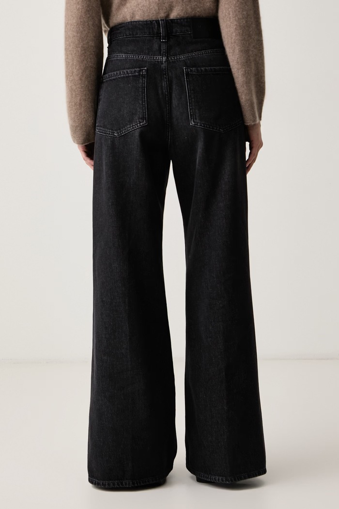 Odzież Weekend Max Mara Jeansy wide leg damskie WKDSPORT 2625186022600 czarny