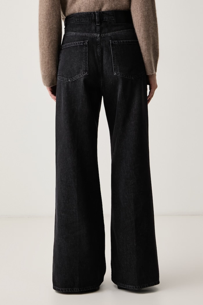 Odzież Weekend Max Mara Jeansy wide leg damskie WKDSPORT 2625186022600 czarny