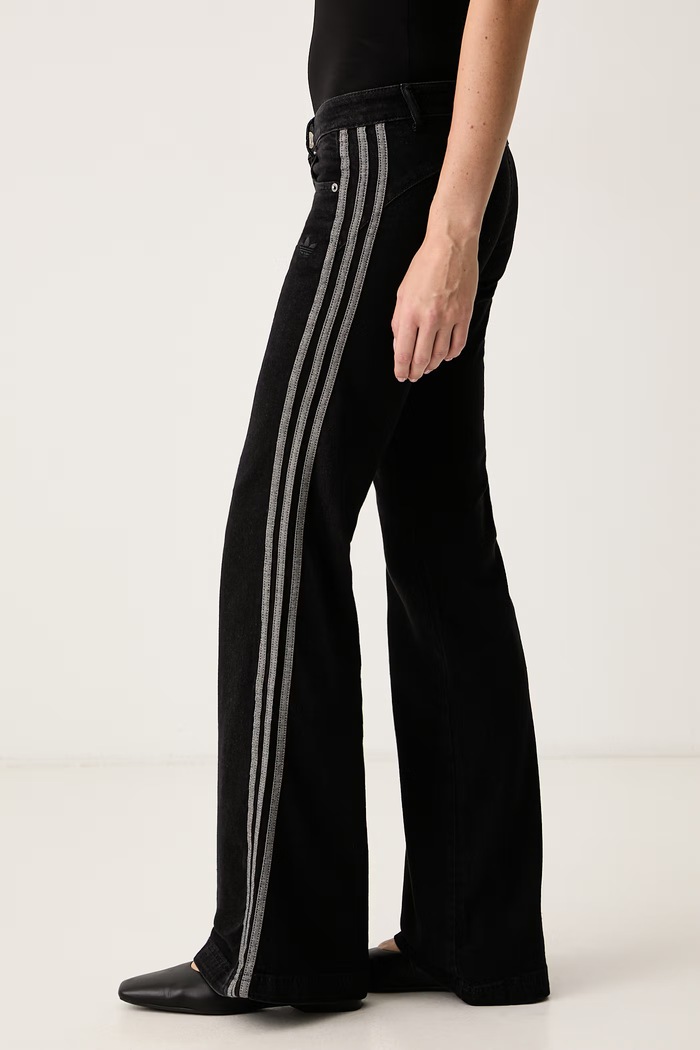 Jeansy flare damskie adidas Originals KS9214 czarny