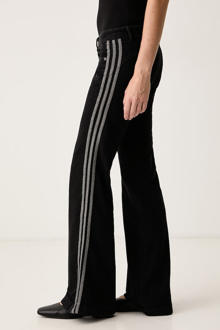 Jeansy flare damskie adidas Originals KS9214 czarny