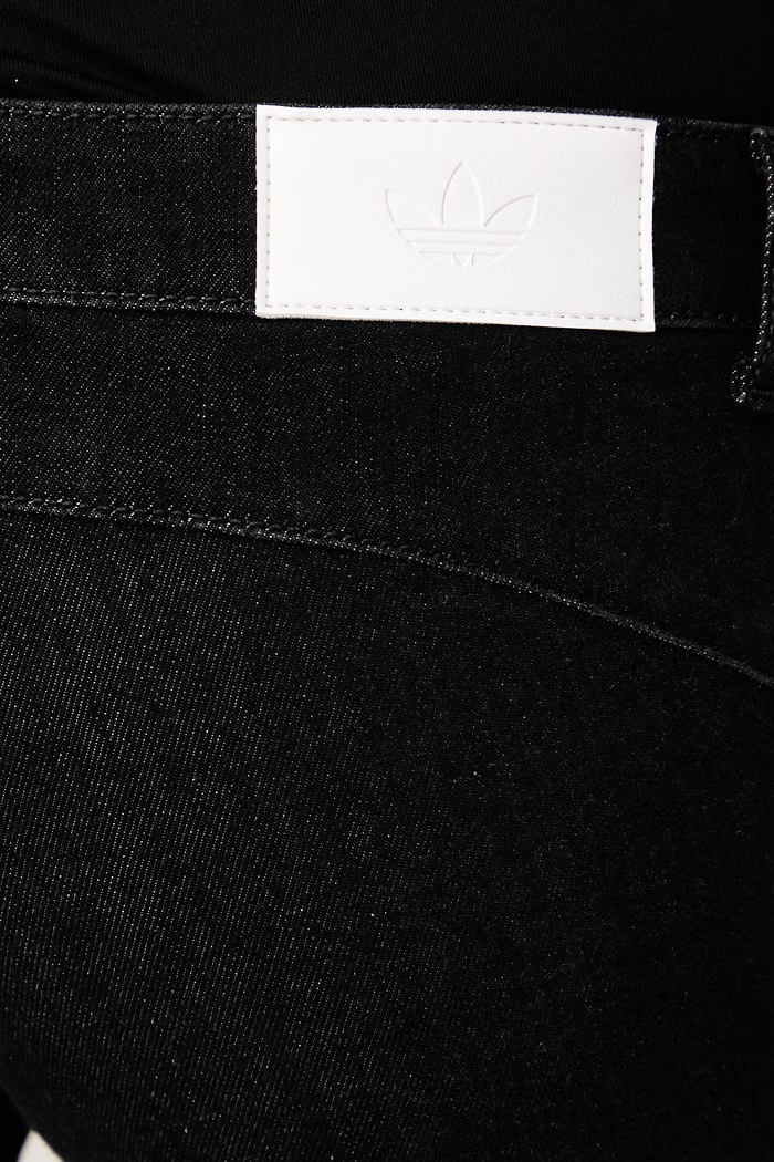 Jeansy flare damskie adidas Originals czarny KS9214