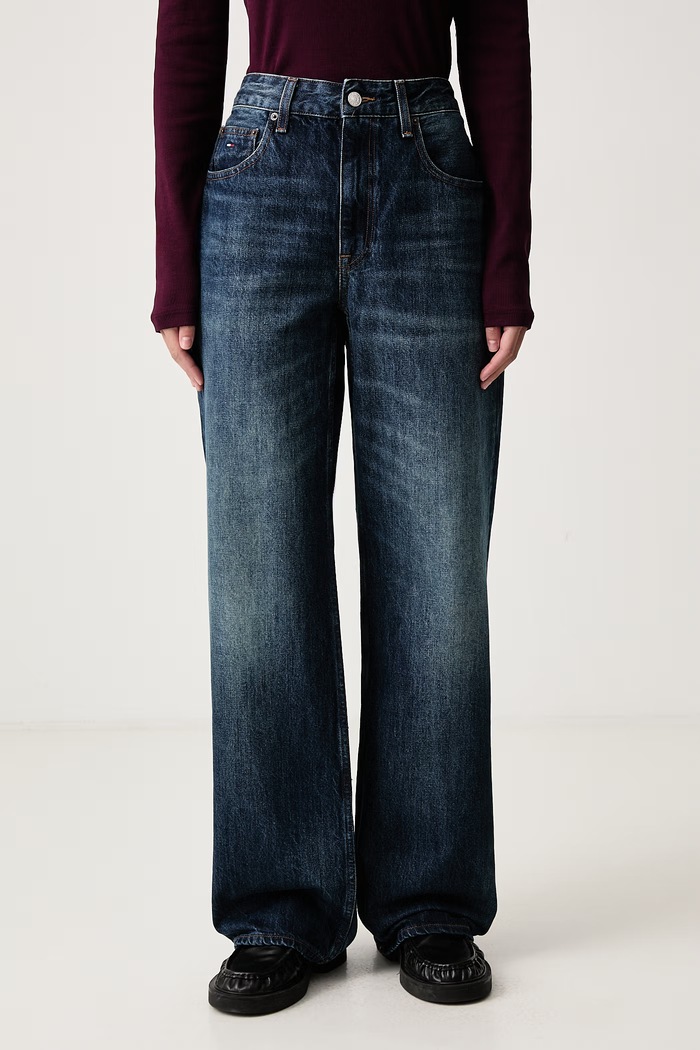 Tommy Jeans Relaxed fit traperice za žene mornarsko plava DW0DW23564