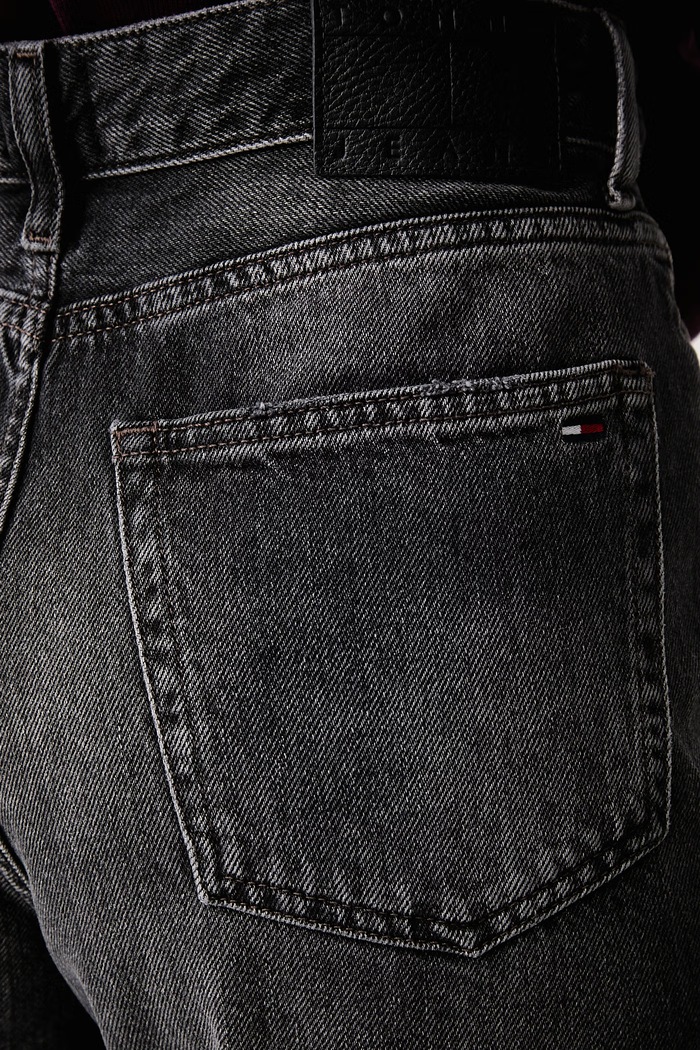 Mom fit traperice za žene Tommy Jeans DW0DW23202 crna