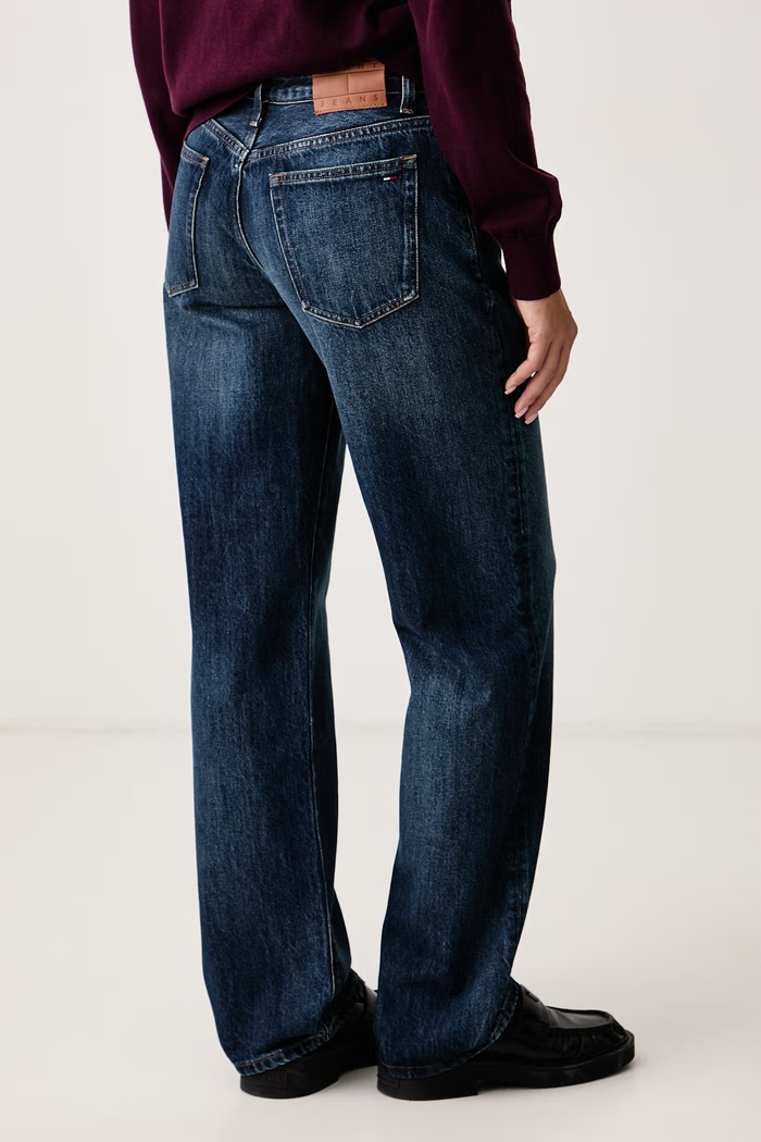 Odzież Tommy Jeans Jeansy straight damskie DW0DW23172 granatowy