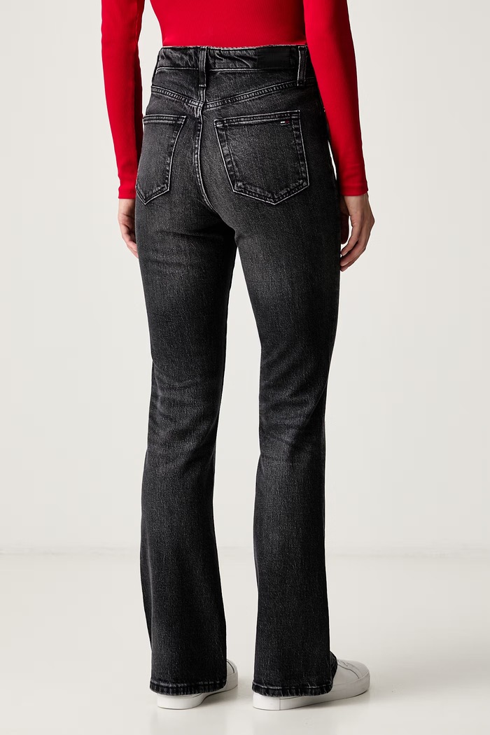 Oblačila Tommy Jeans bootcut kavbojke ženske DW0DW23817 črna