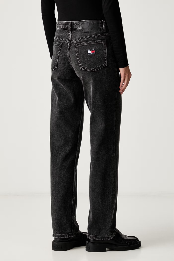 Oblačila Tommy Jeans straight kavbojke ženske DW0DW23586 črna