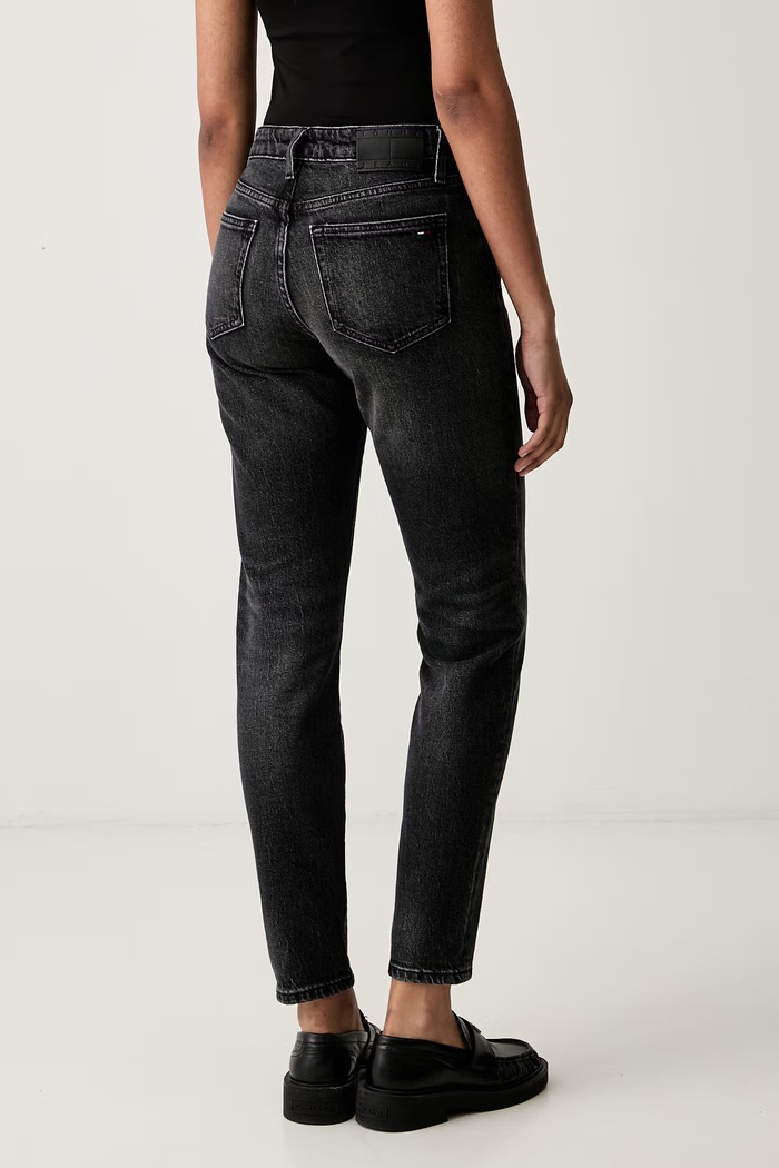 Odzież Tommy Jeans jeansy slim fit damskie DW0DW23570 czarny