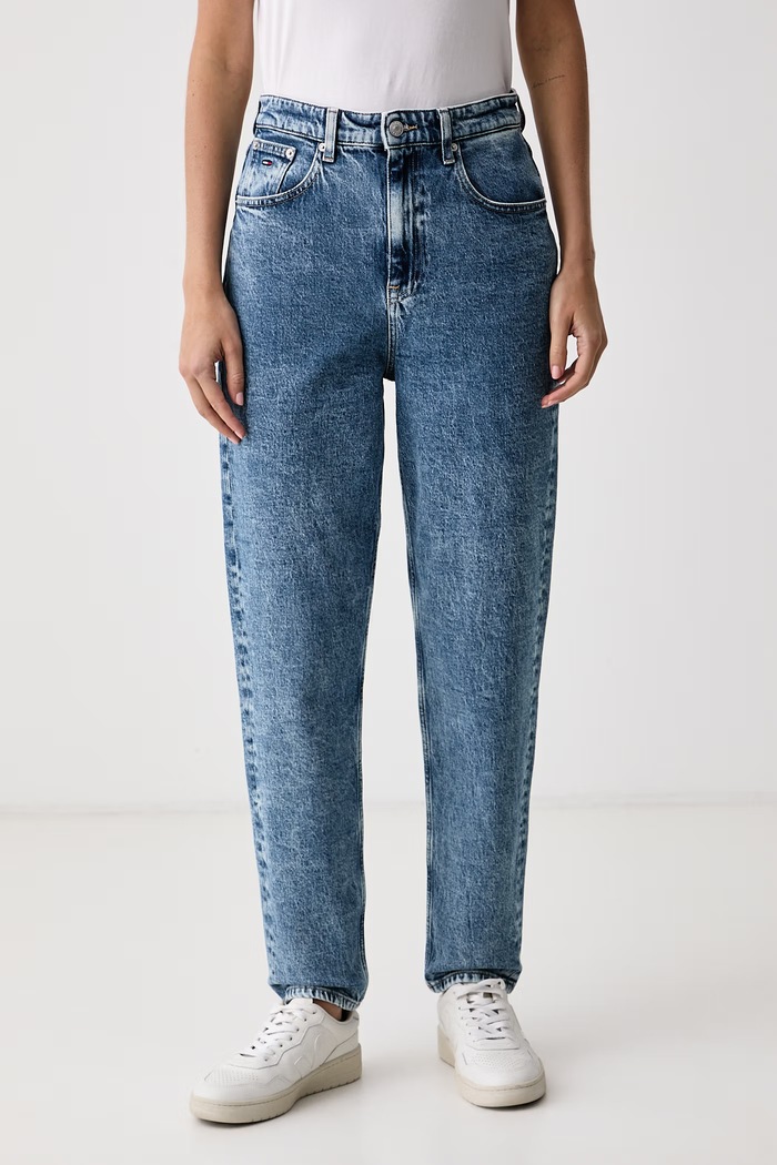 Tommy Jeans mom fit γυναικεία μπλε DW0DW23514