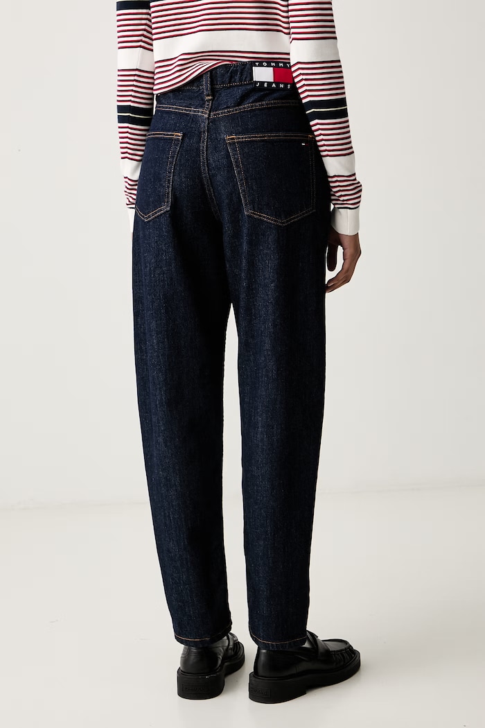 Odzież Tommy Jeans jeansy tapered damskie DW0DW23497 granatowy