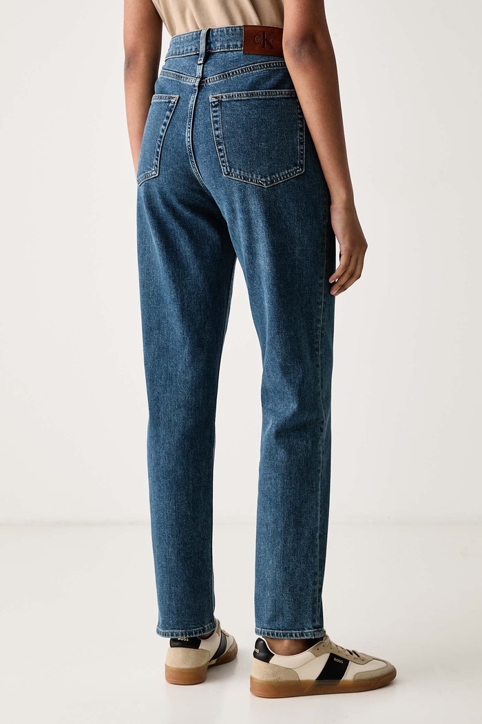 Ρούχα Calvin Klein Jeans Mom fit γυναικεία LV047H746G μπλε