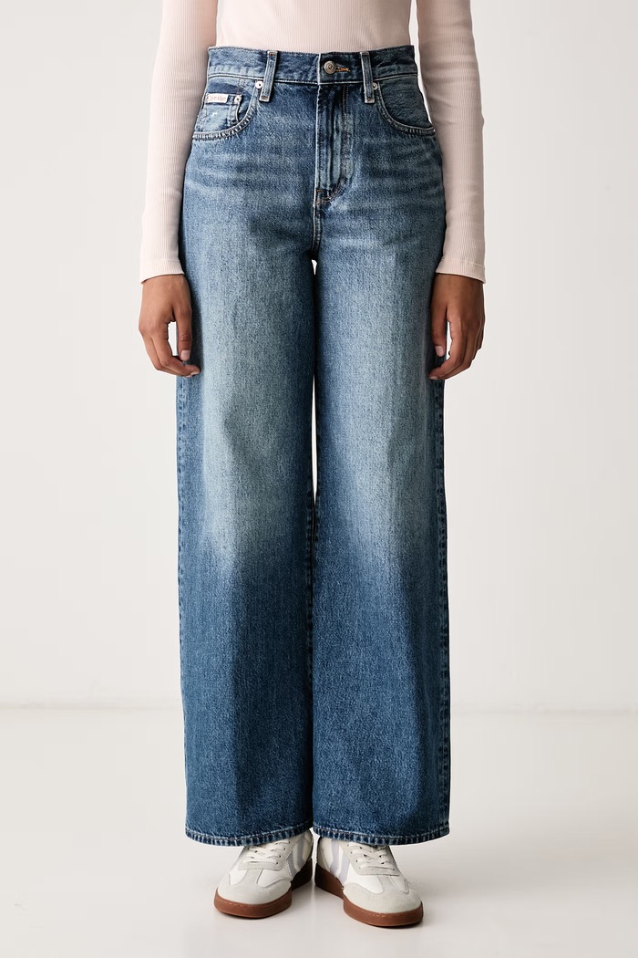 Calvin Klein Jeans Kavbojke s širokimi hlačnicami ženske modra LV047H705G