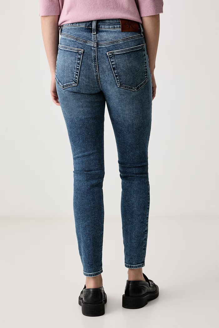 Дрехи Calvin Klein Jeans Дънки skinny дамски LV047H703G син