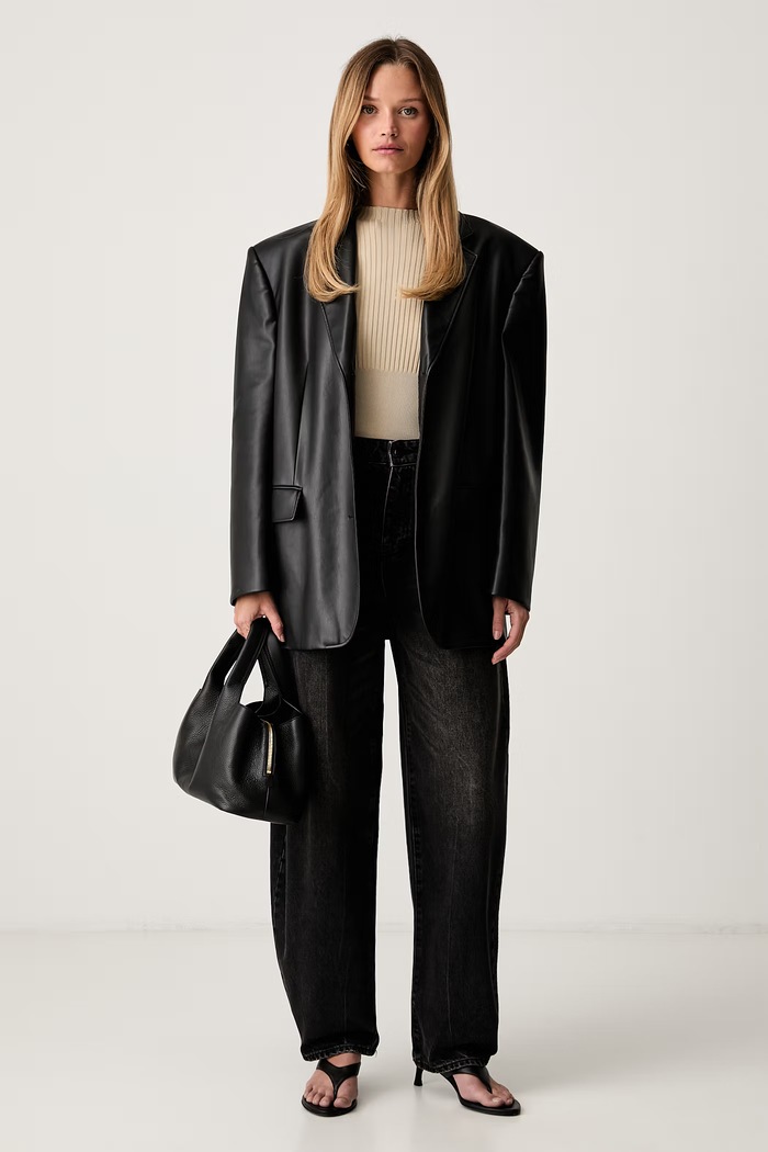 Armani Exchange barrel traperice za žene XW002757.AF23711 crna AW26