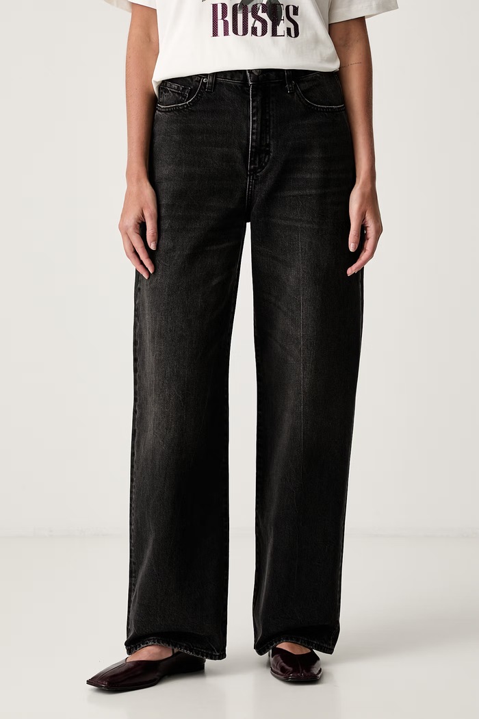 Armani Exchange relaxed fit traperice za žene crna XW000100.AF23711
