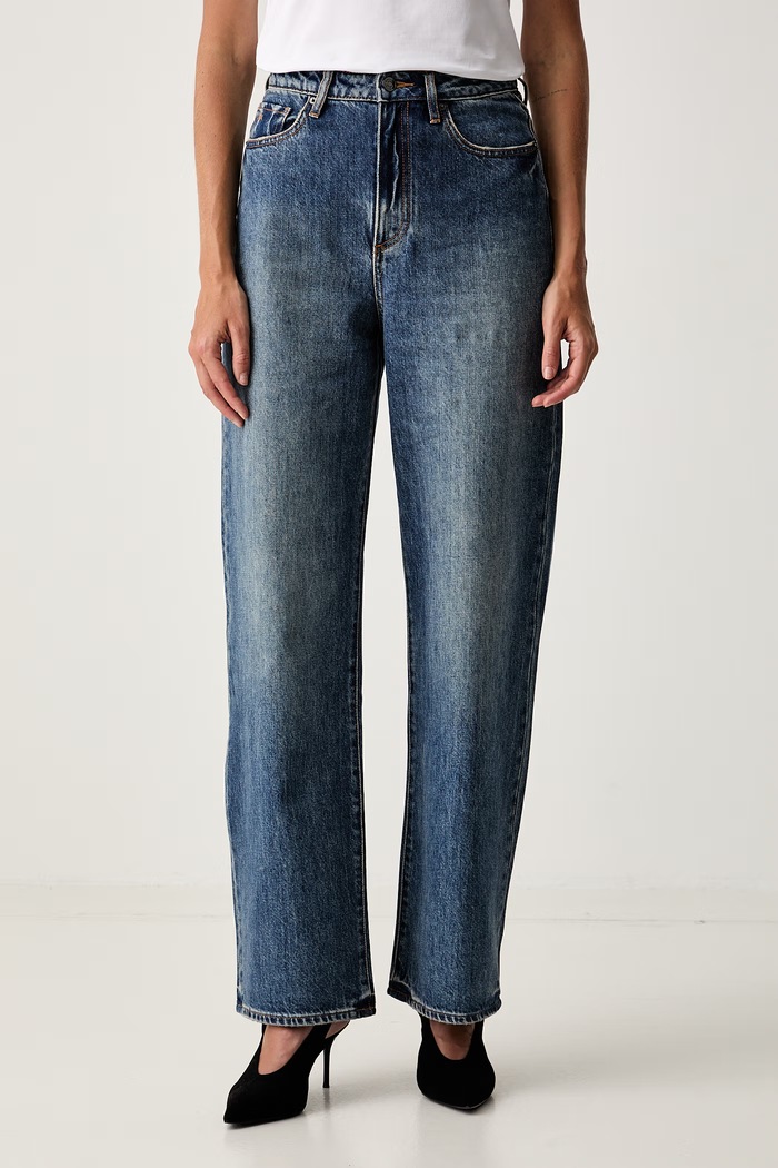 Armani Exchange kavbojke relaxed kroja ženske modra XW000100.AF21360