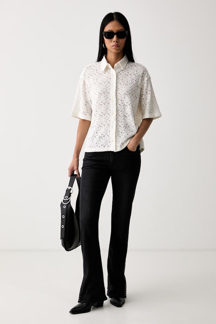 Levi's bootcut kavbojke ženske 725 STUDDED SLIT HEM 008T4 črna AW26