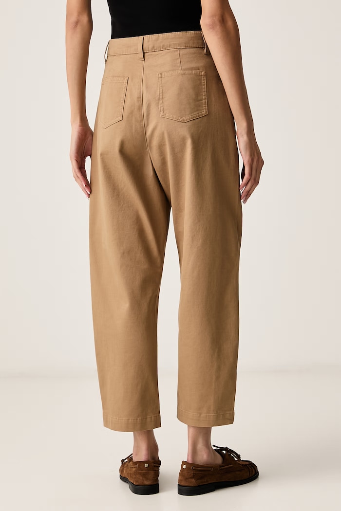 United Colors of Benetton Spodnie damskie z bawełną 43D8DF0CH beżowy AW26