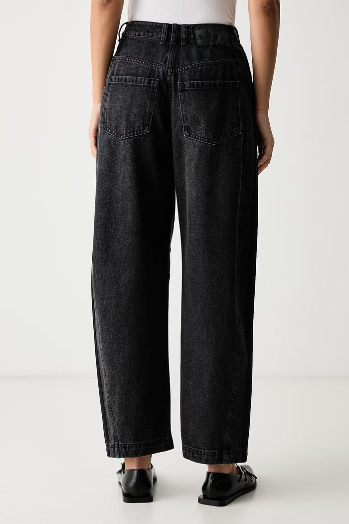 Одяг adidas Originals Джинси barrel жіночі Denim Barrel LF3778 чорний