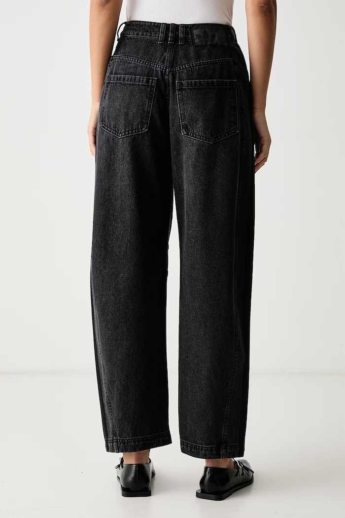 Одяг adidas Originals Джинси barrel жіночі Denim Barrel LF3778 чорний