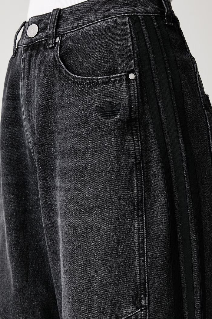 Джинси barrel жіночі Denim Barrel adidas Originals чорний LF3778