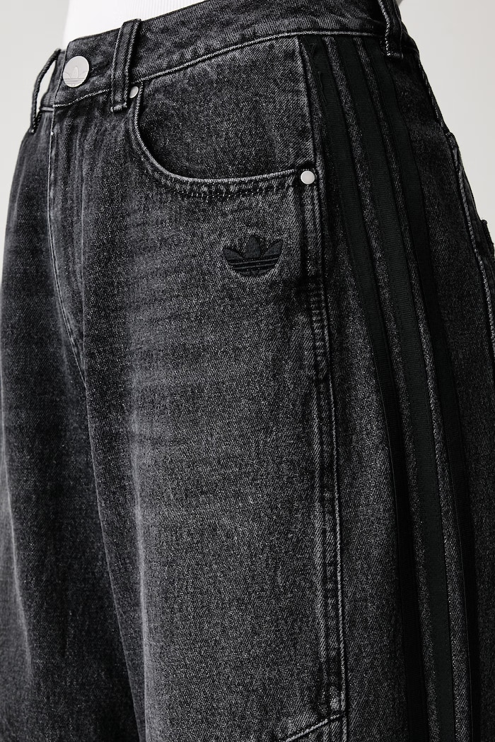 Джинси barrel жіночі Denim Barrel adidas Originals чорний LF3778
