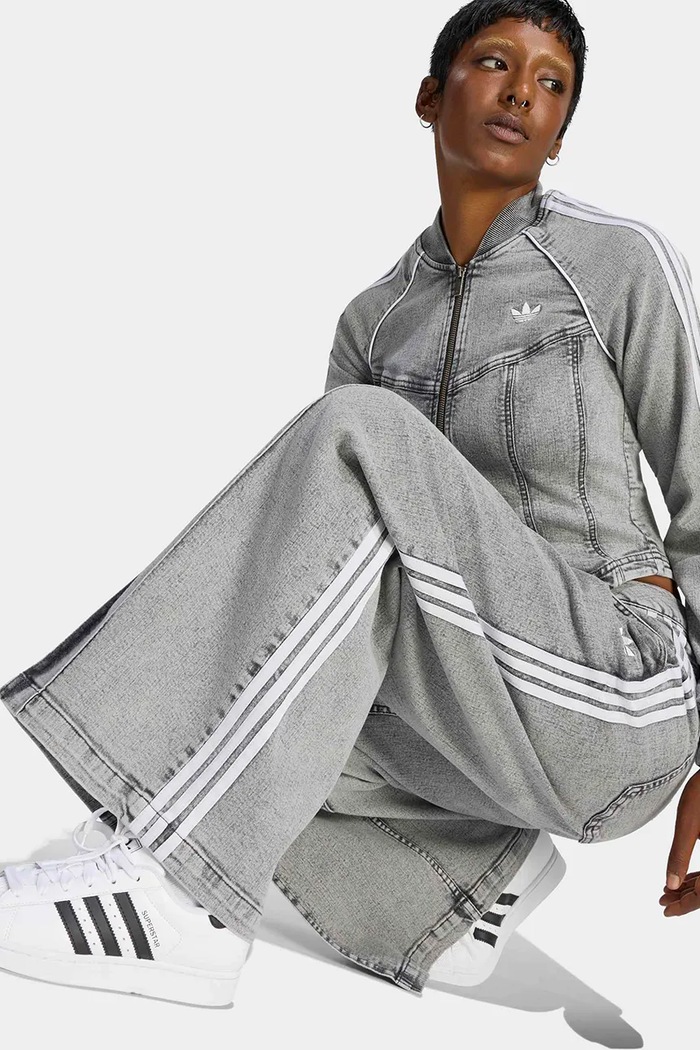 Jeansy wide leg damskie Denim Pleats adidas Originals szary LF3777