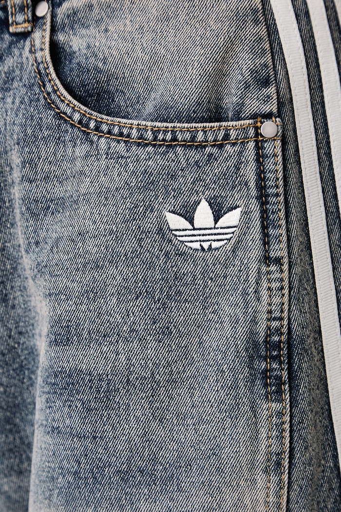 Jeansy relaxed fit damskie Denim Barrel adidas Originals niebieski LE8303