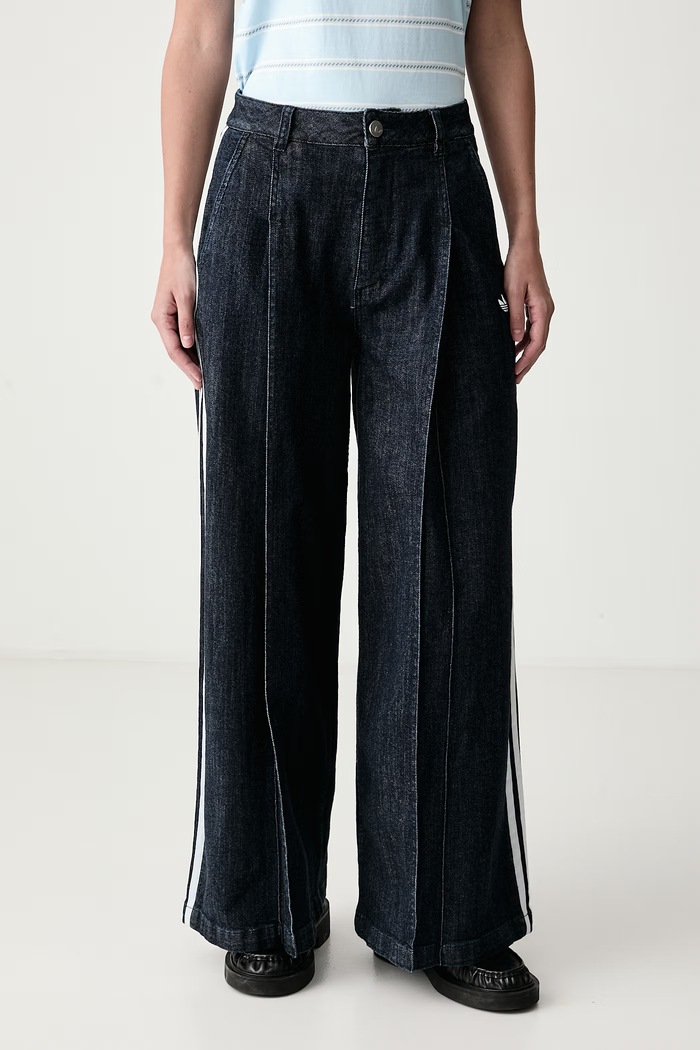 adidas Originals Джинси wide leg жіночі Denim Pleats блакитний LE8302
