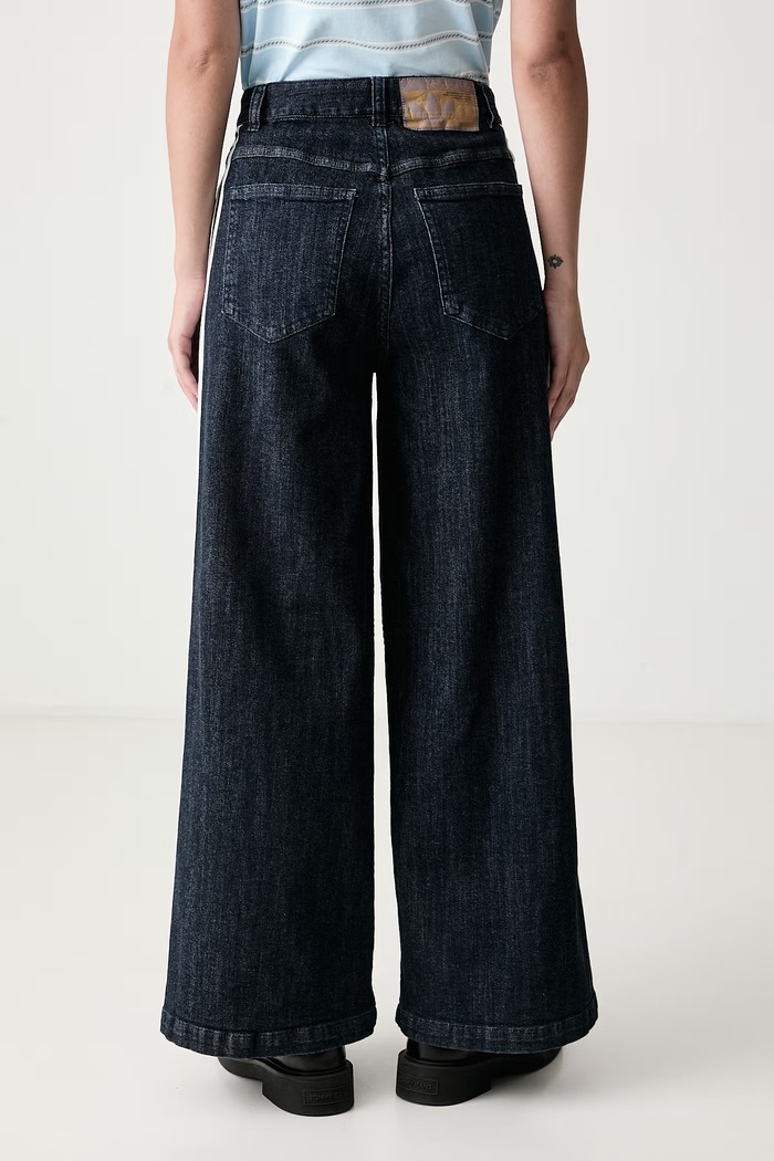 Одяг adidas Originals Джинси wide leg жіночі Denim Pleats LE8302 блакитний