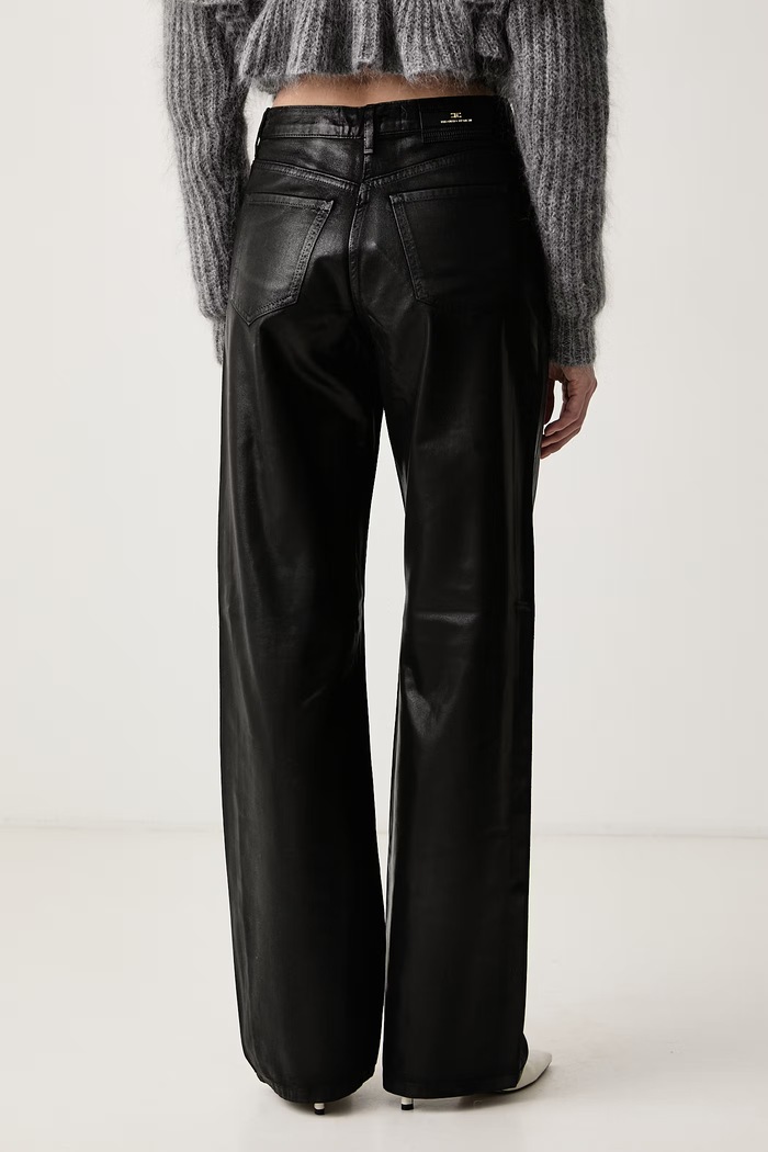 Odzież Elisabetta Franchi Jeansy straight damskie PJ26N66E2 czarny