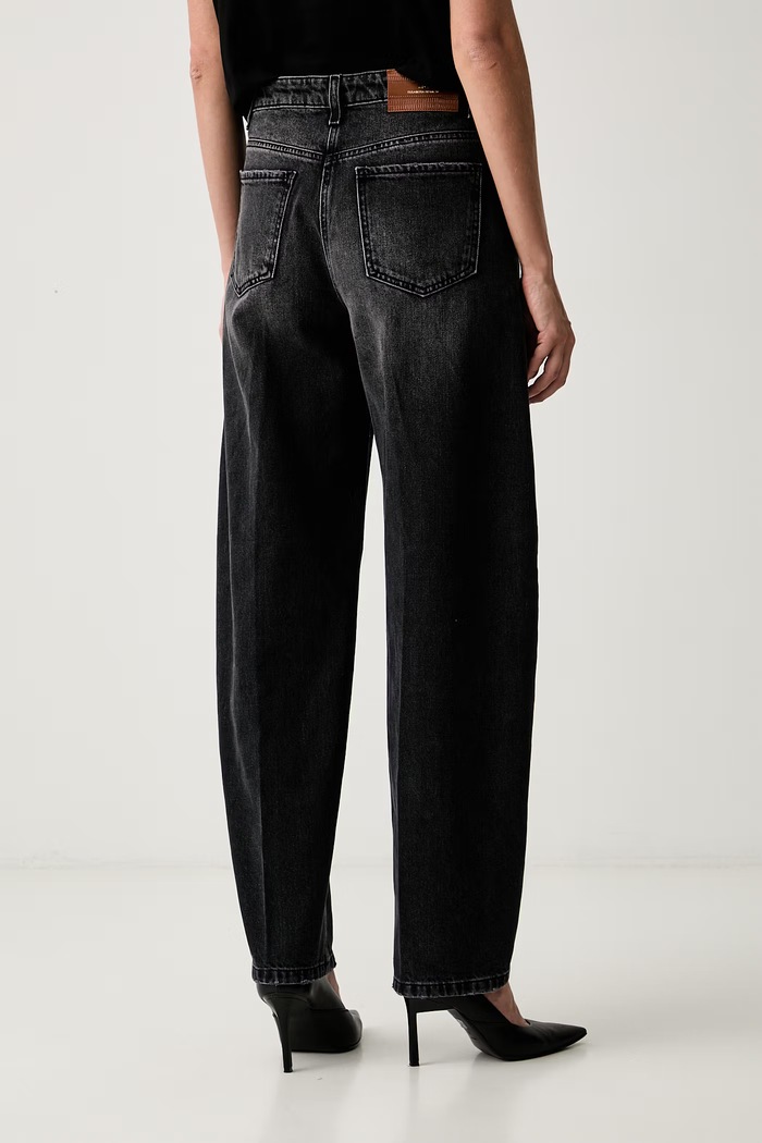 Odzież Elisabetta Franchi jeansy relaxed fit damskie PJ10D66E2 czarny
