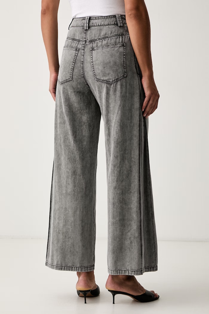 Odzież Patrizia Pepe spodnie wide leg damskie z lyocellem 8P0120.D0046 szary