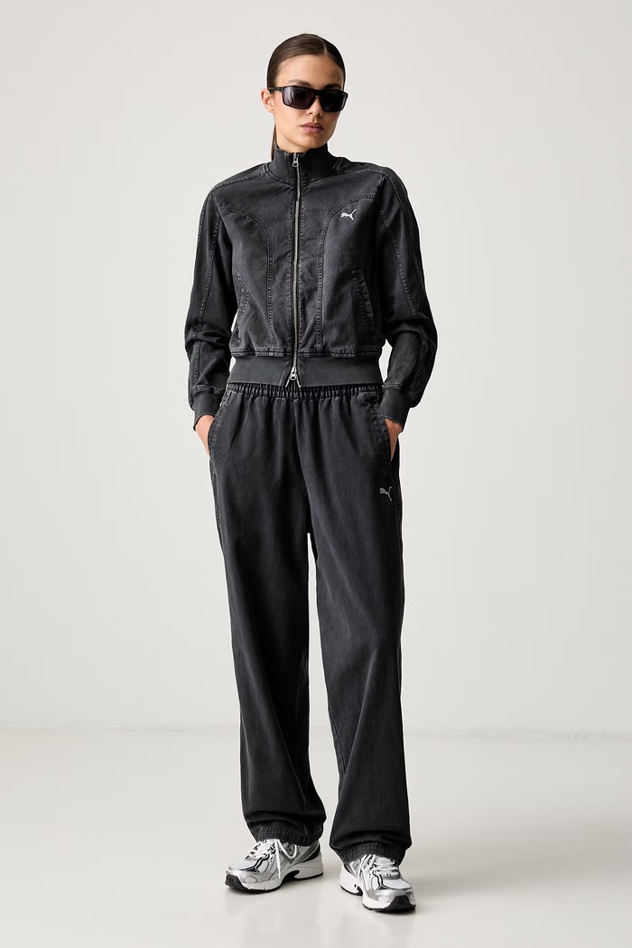 Puma jeansy relaxed fit damskie FUTURE PUMA ARCHIVE 638361 szary AW26