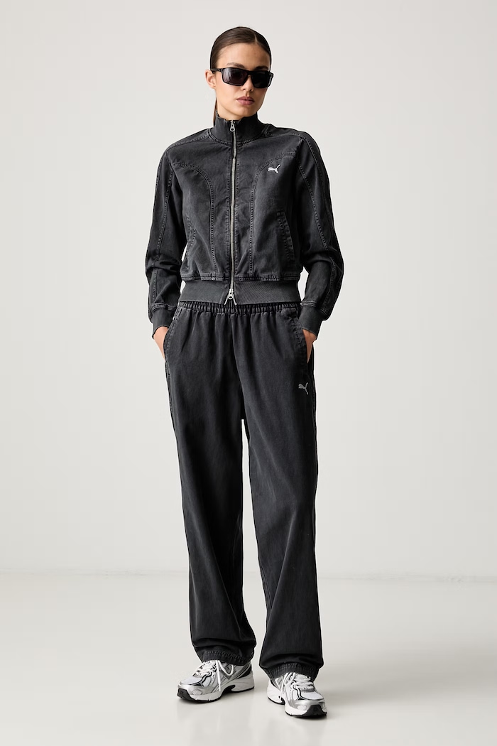 Puma jeansy relaxed fit damskie FUTURE PUMA ARCHIVE 638361 szary AW26