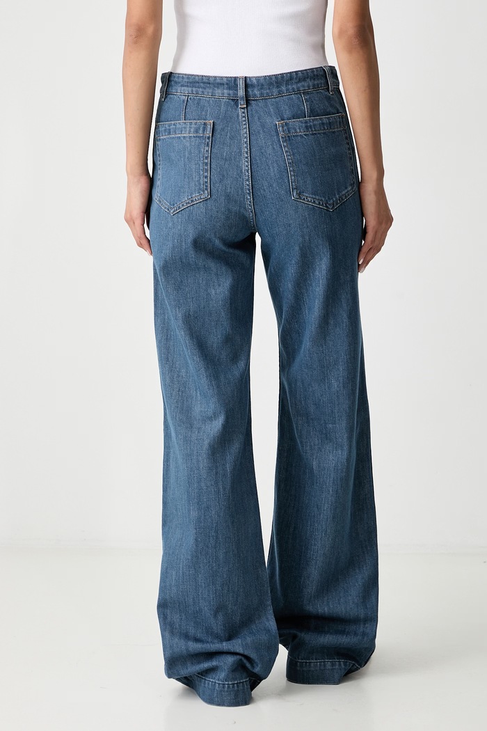 Odzież A.P.C. Victoria jeansy relaxed fit damskie COHPU.F09250 niebieski